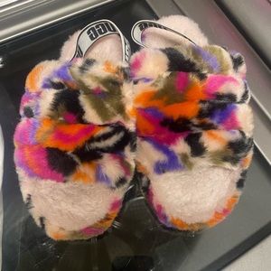 Kids Ugg slides